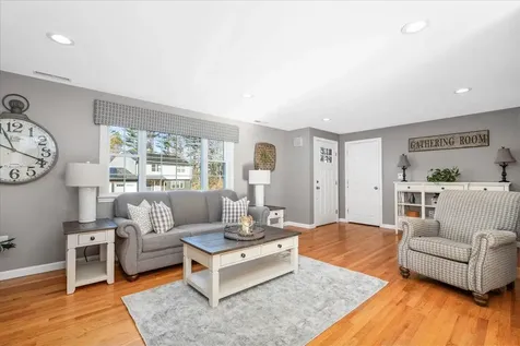 535 Coral Avenue Manchester NH 03104