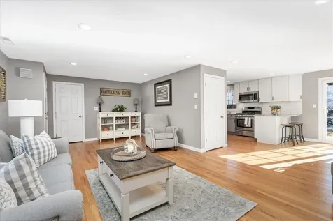 535 Coral Avenue Manchester NH 03104