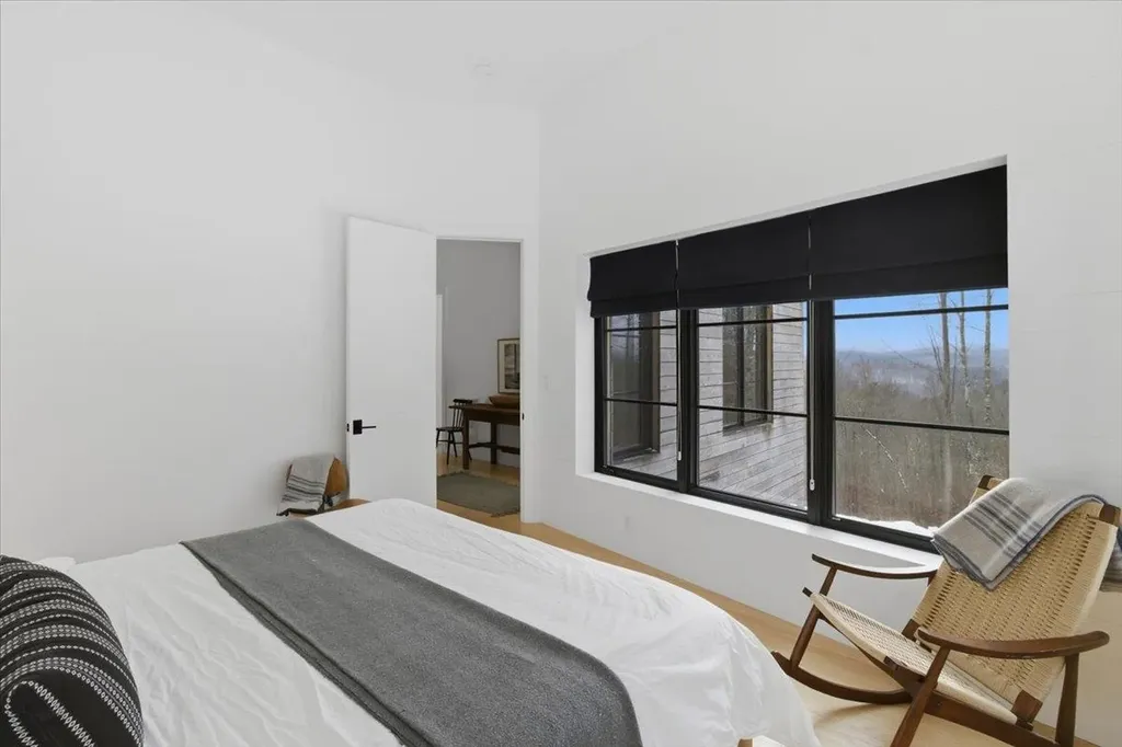 3635 Under The Mountain Road Londonderry VT 05155