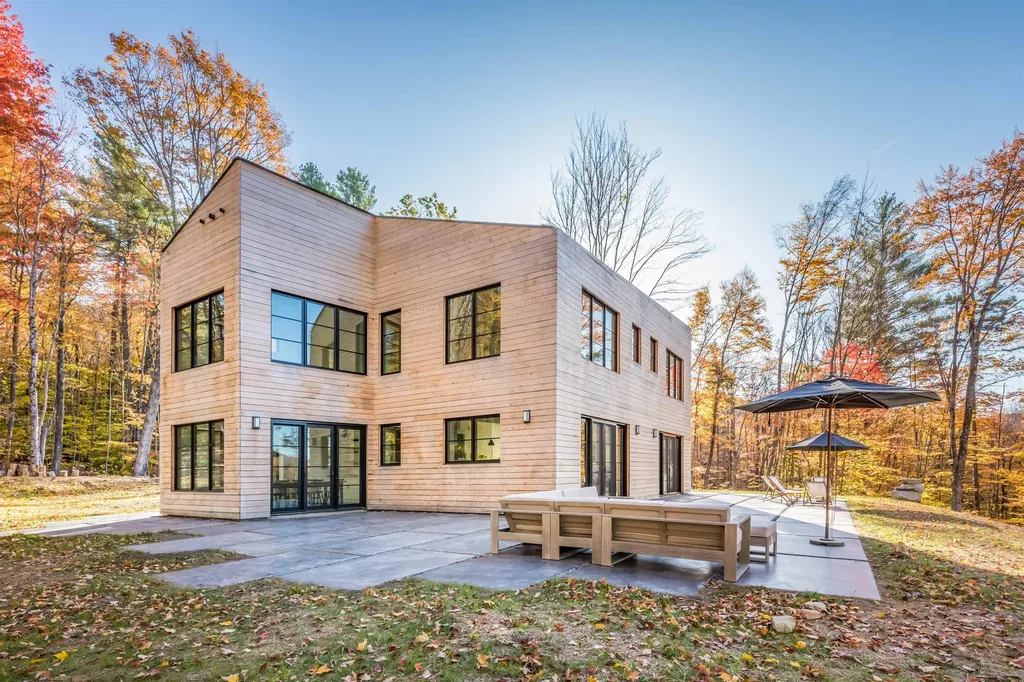 3635 Under The Mountain Road Londonderry VT 05155