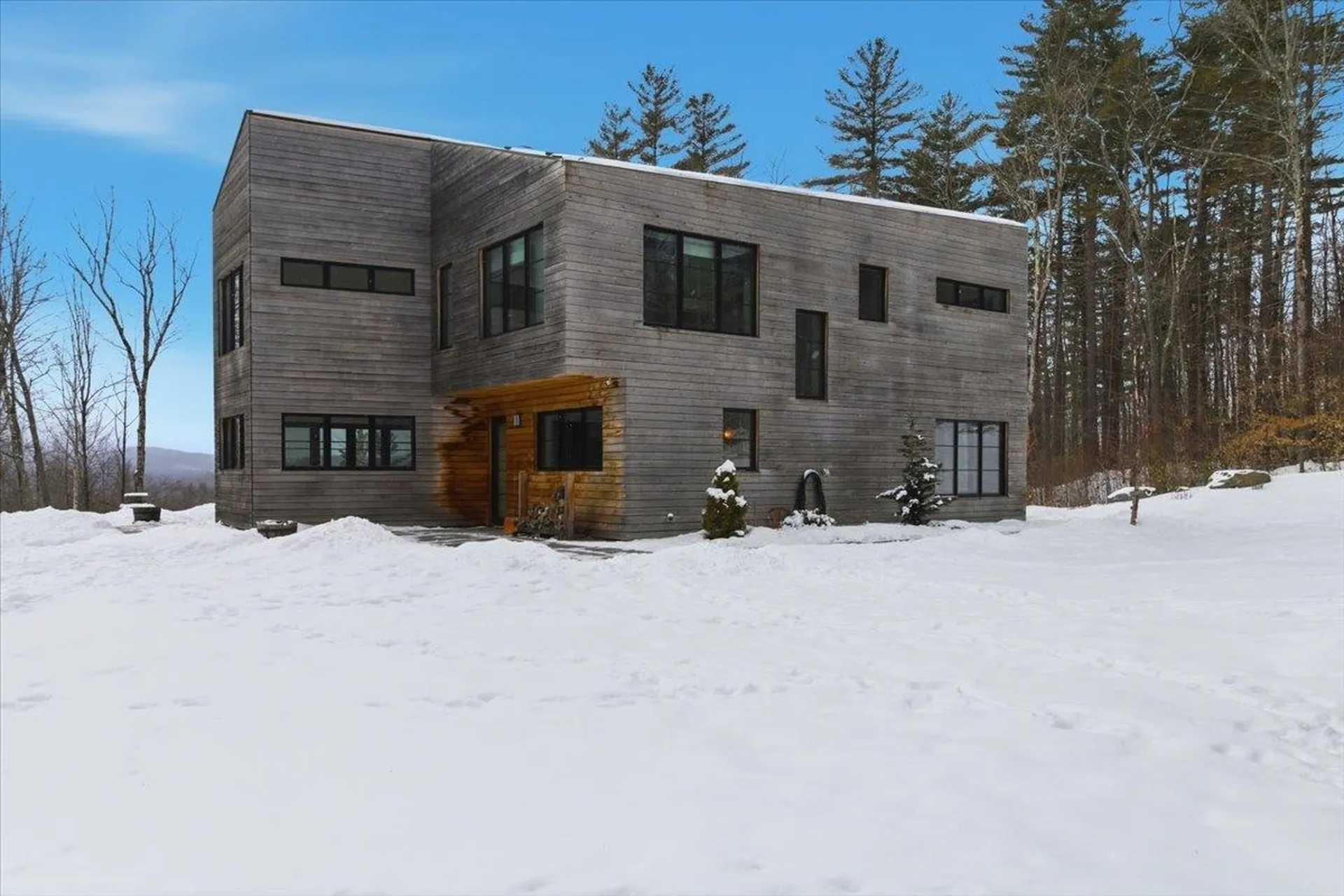 3635 Under The Mountain Road Londonderry VT 05155