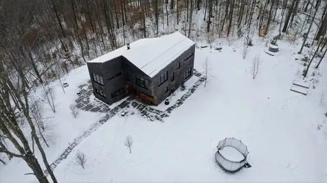 3635 Under The Mountain Road Londonderry VT 05155