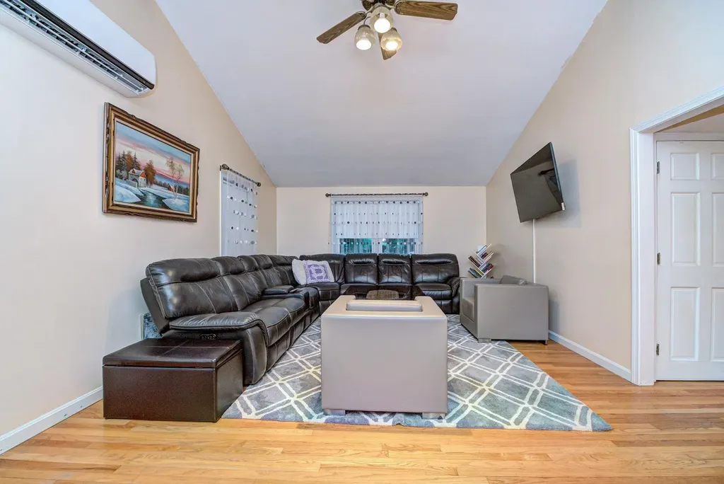 3 Abbey Road Bow NH 03304