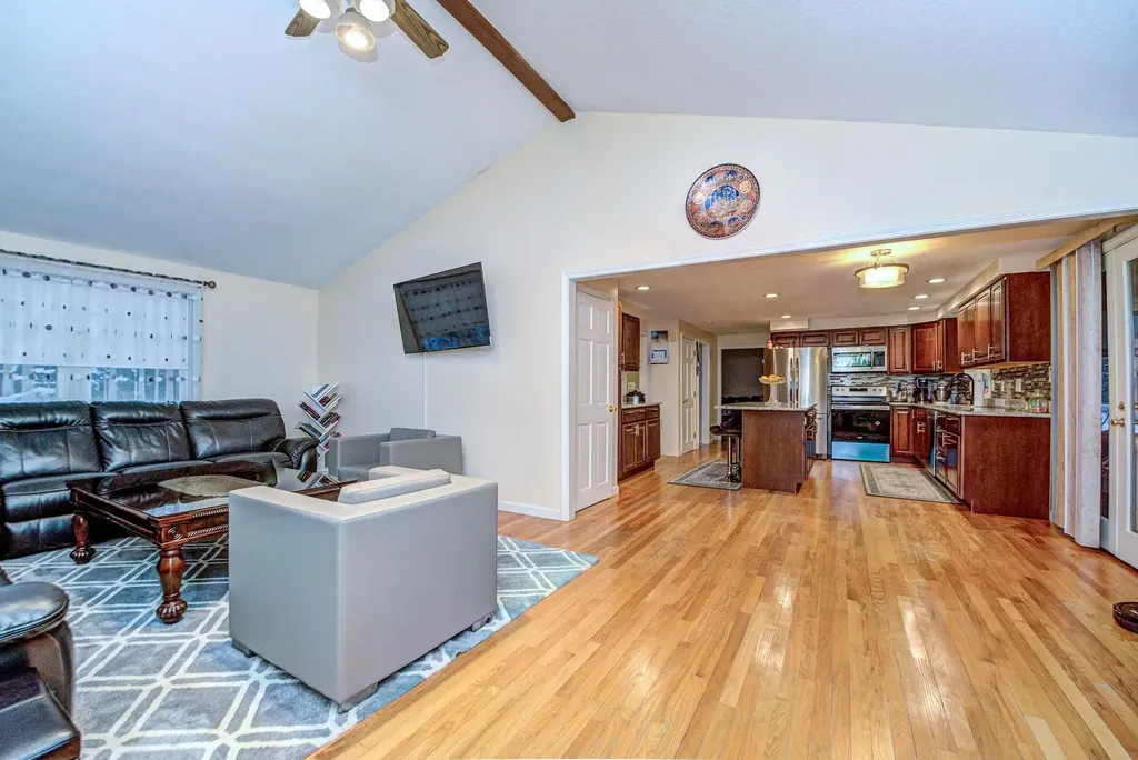 3 Abbey Road Bow NH 03304