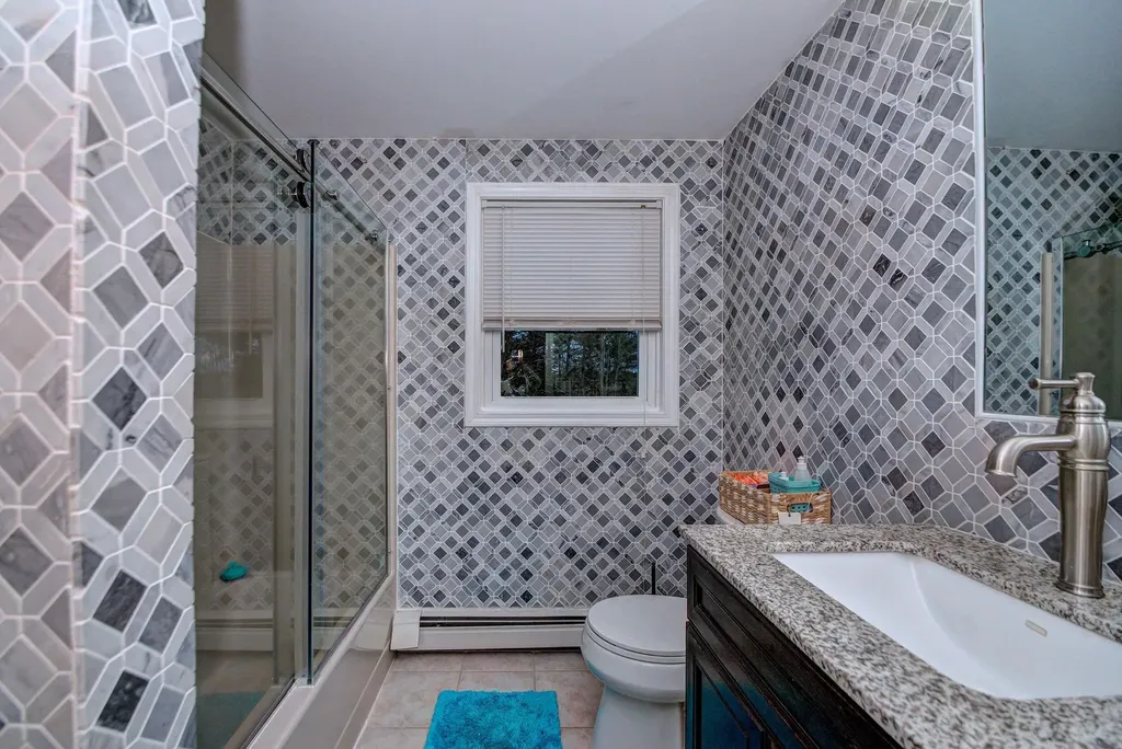 3 Abbey Road Bow NH 03304