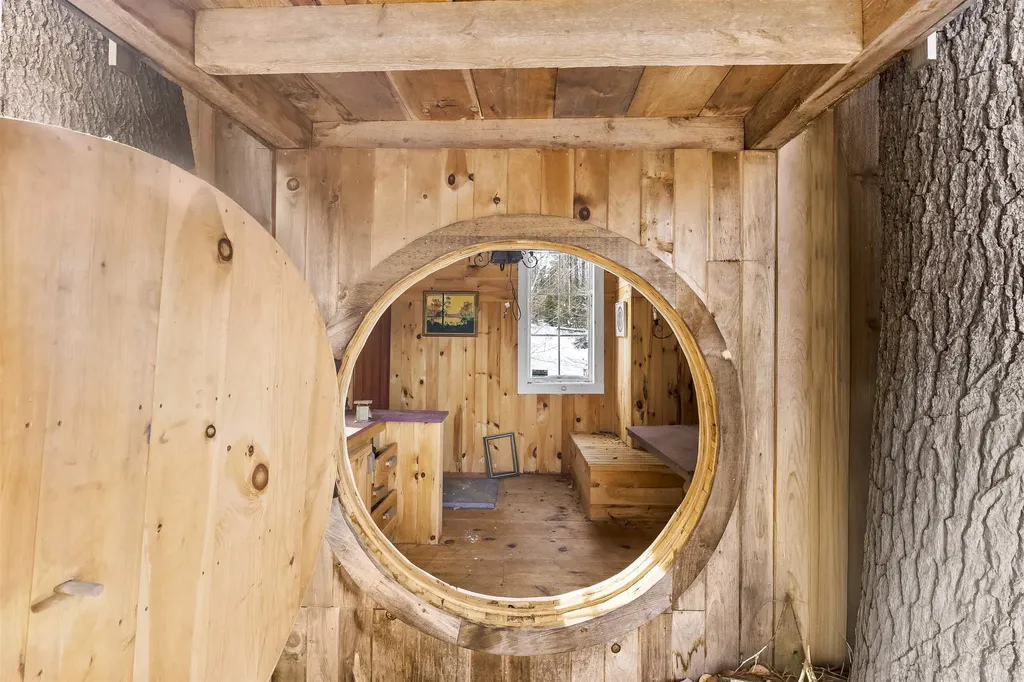 101 Catherine Road Jamaica VT 05343