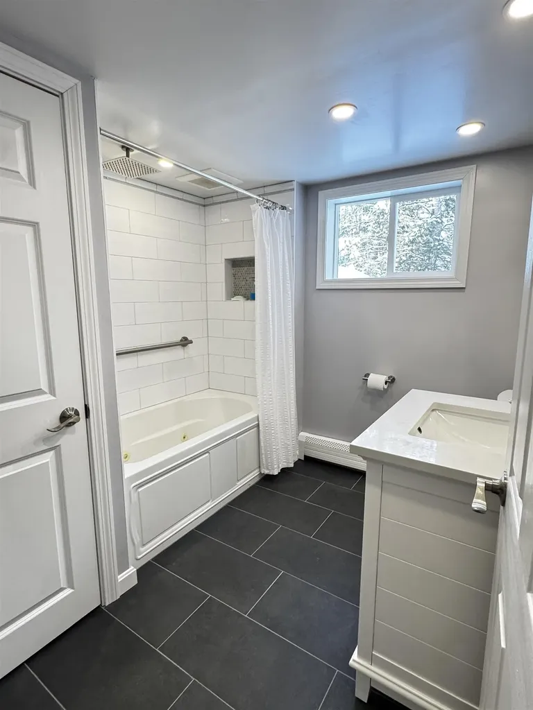 22 Brae Burn Road Moultonborough NH 03254