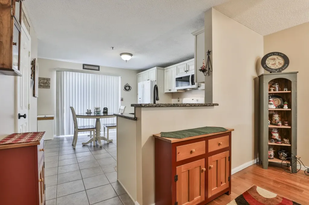 47 Willow Creek Drive Hudson NH 03051