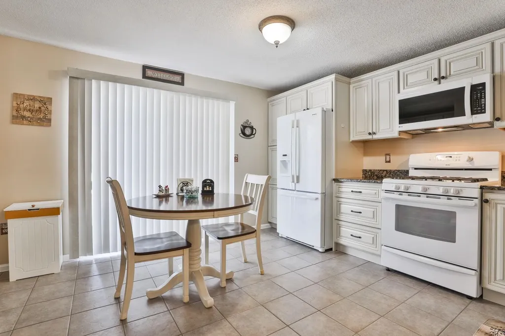 47 Willow Creek Drive Hudson NH 03051