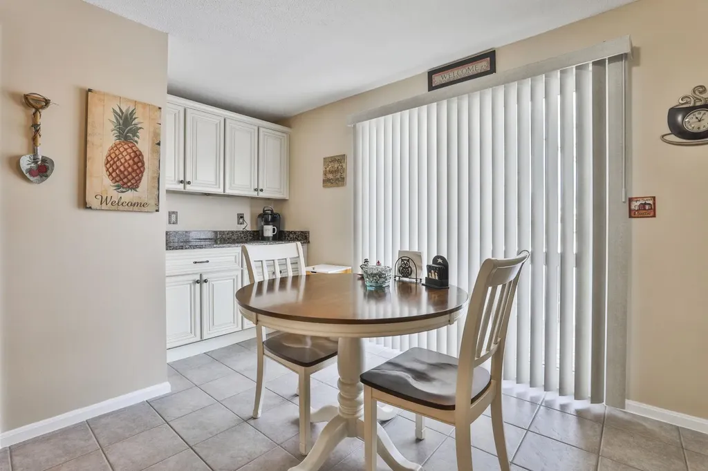 47 Willow Creek Drive Hudson NH 03051