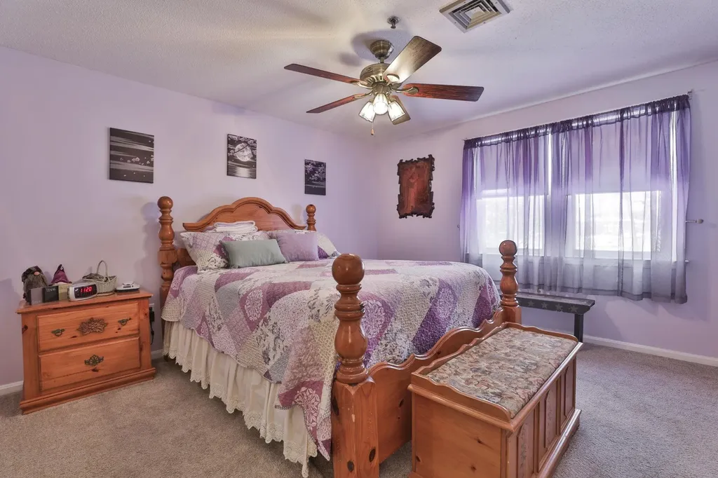 47 Willow Creek Drive Hudson NH 03051