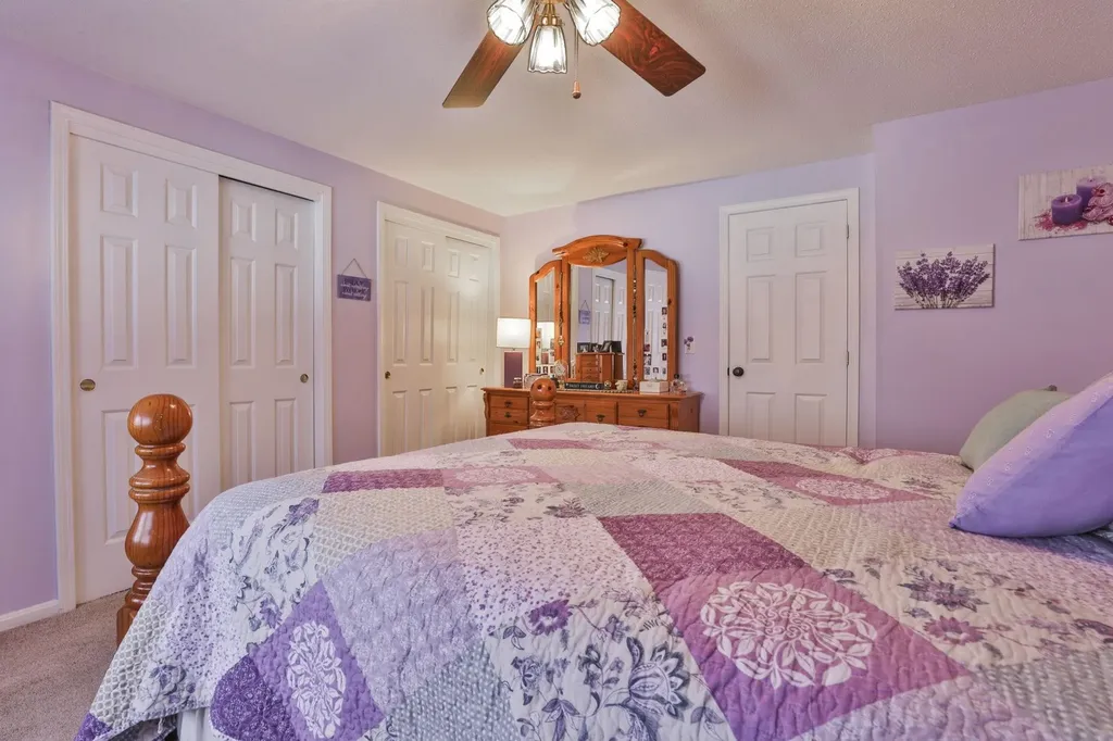 47 Willow Creek Drive Hudson NH 03051