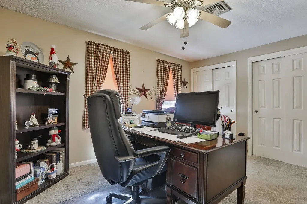 47 Willow Creek Drive Hudson NH 03051