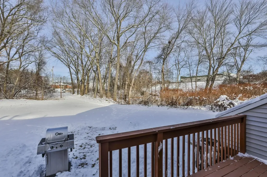 47 Willow Creek Drive Hudson NH 03051