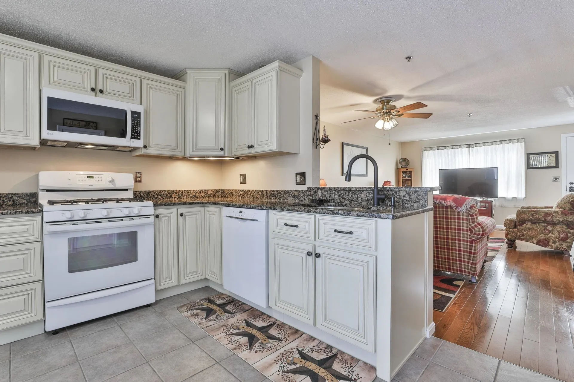 47 Willow Creek Drive Hudson NH 03051