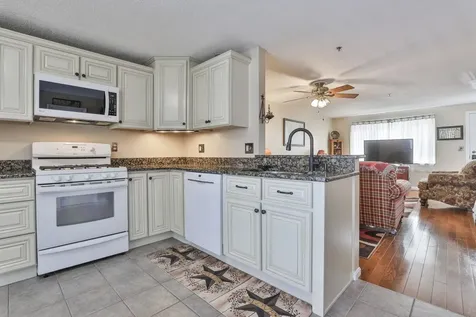 47 Willow Creek Drive Hudson NH 03051