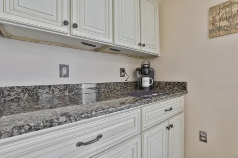 47 Willow Creek Drive Hudson NH 03051