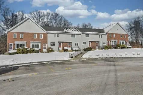 47 Willow Creek Drive Hudson NH 03051