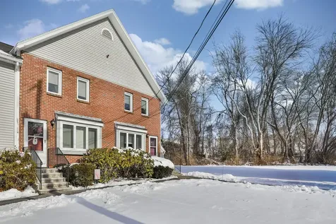 47 Willow Creek Drive Hudson NH 03051