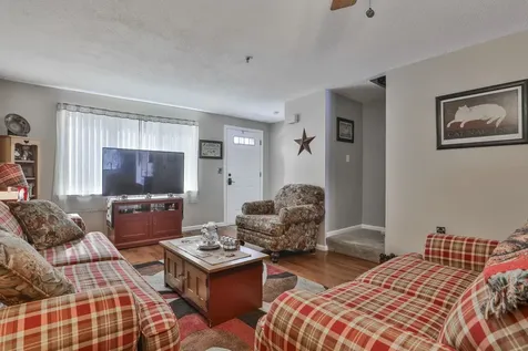 47 Willow Creek Drive Hudson NH 03051