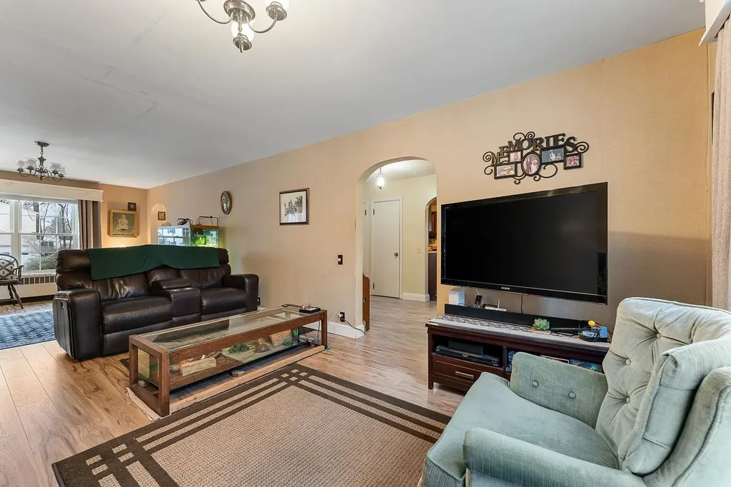 19 Woodlawn Road Burlington VT 05408