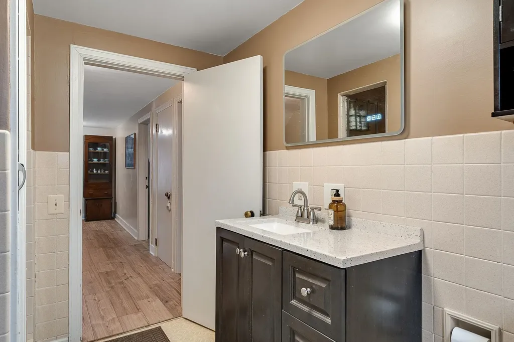 19 Woodlawn Road Burlington VT 05408