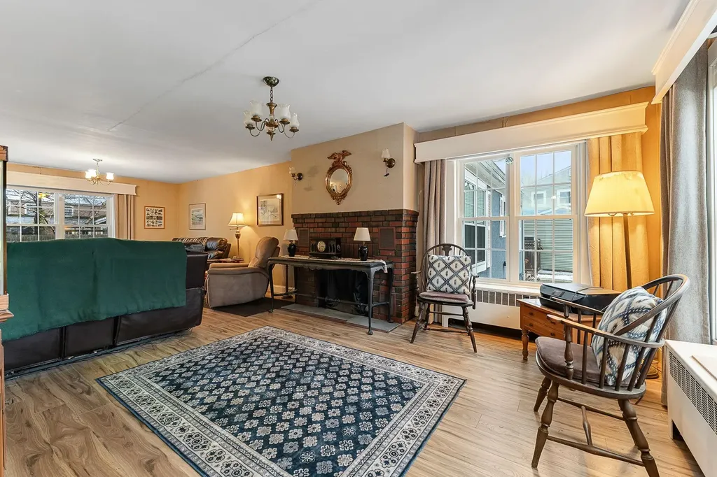 19 Woodlawn Road Burlington VT 05408