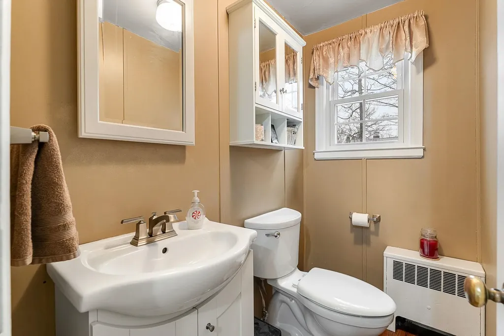 19 Woodlawn Road Burlington VT 05408