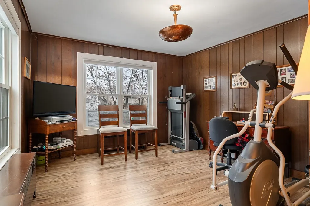 19 Woodlawn Road Burlington VT 05408