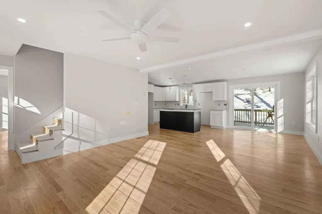 12 Peaslee Road Rochester NH 03867