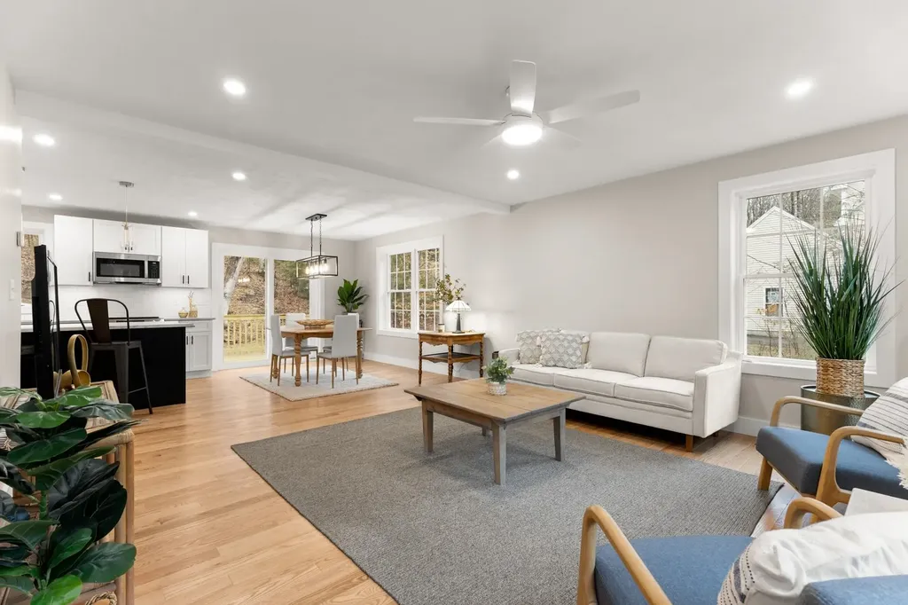 12 Peaslee Road Rochester NH 03867