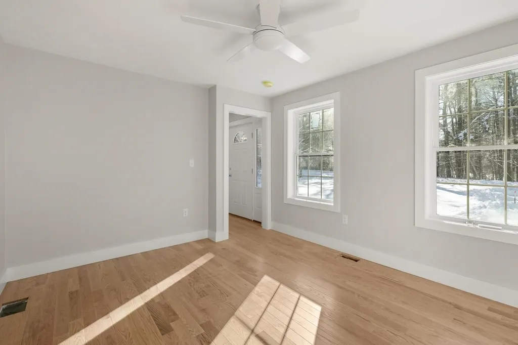 12 Peaslee Road Rochester NH 03867