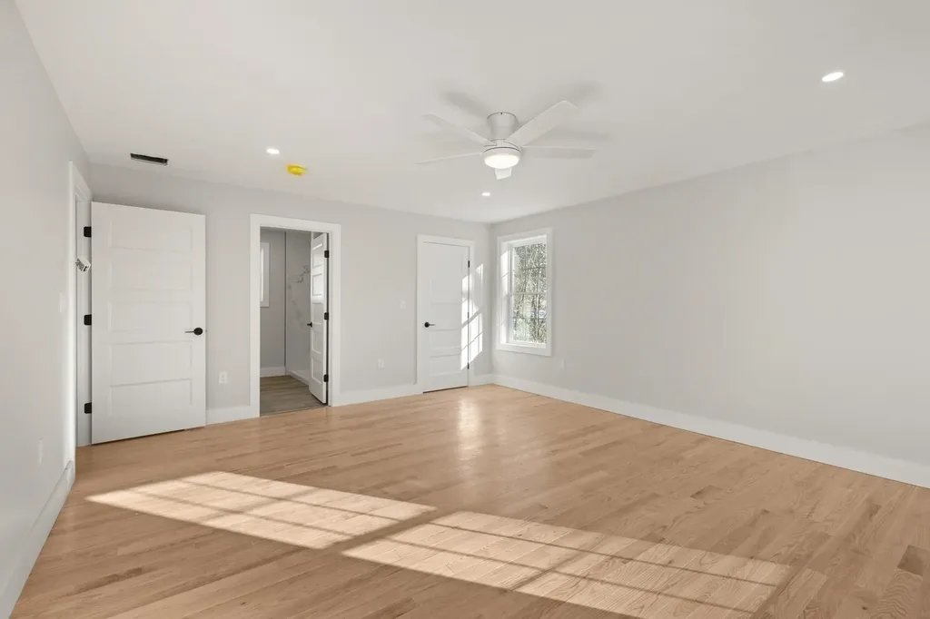 12 Peaslee Road Rochester NH 03867