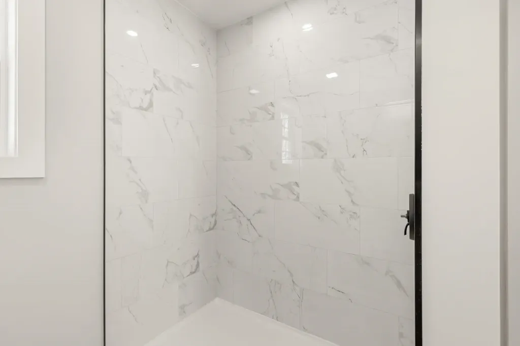 12 Peaslee Road Rochester NH 03867