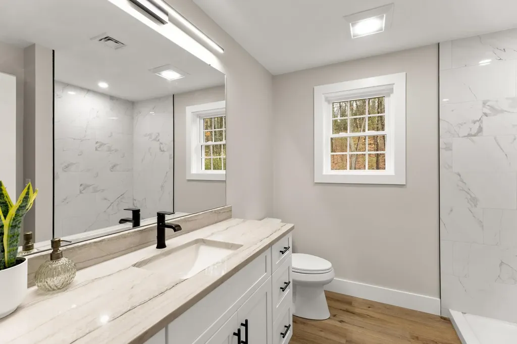 12 Peaslee Road Rochester NH 03867