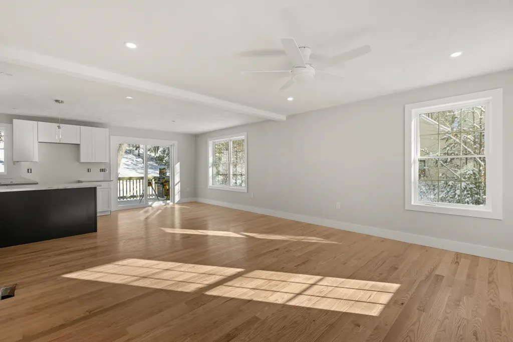 12 Peaslee Road Rochester NH 03867