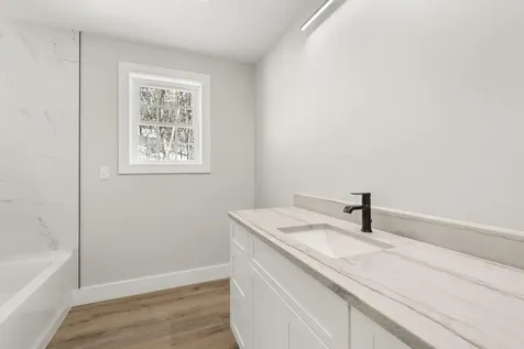 12 Peaslee Road Rochester NH 03867