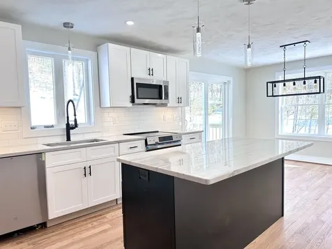 12 Peaslee Road Rochester NH 03867