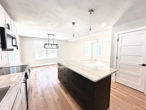 12 Peaslee Road Rochester NH 03867