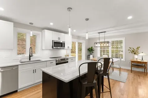 12 Peaslee Road Rochester NH 03867