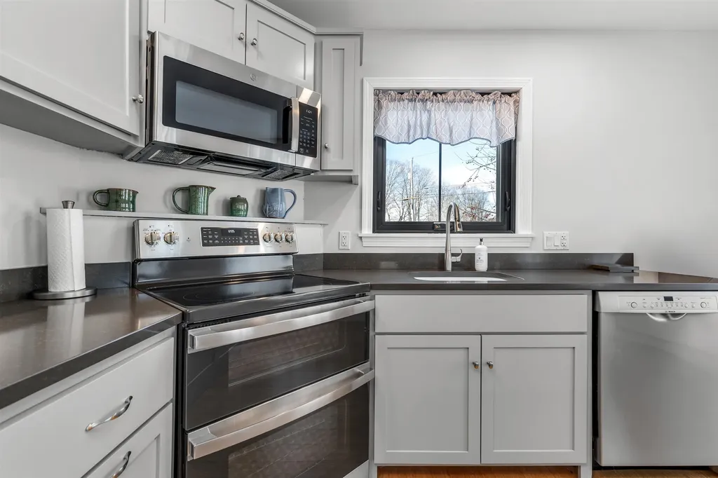 34 Pleasant Street Lyme NH 03768