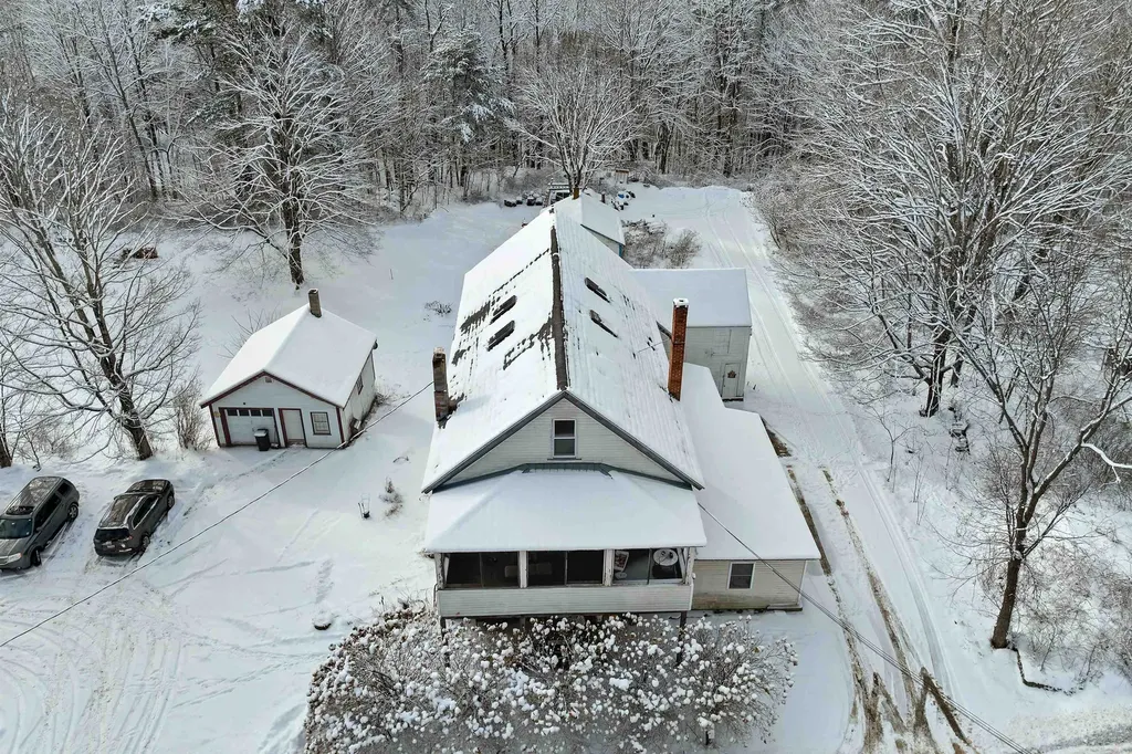 11 White Plains Road Webster NH 03303