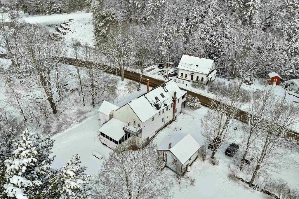 11 White Plains Road Webster NH 03303