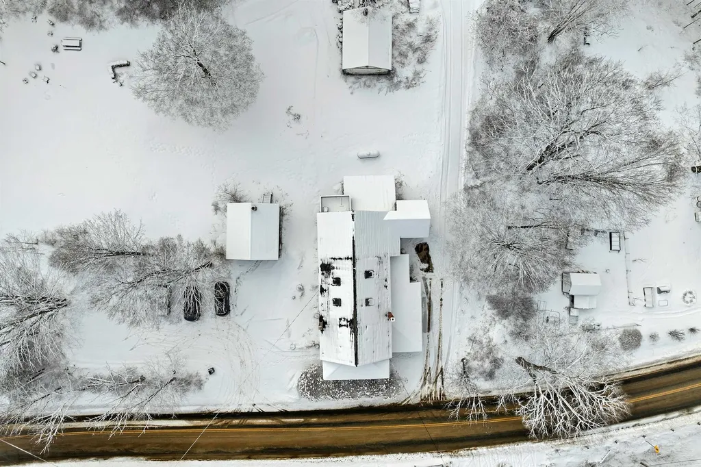 11 White Plains Road Webster NH 03303