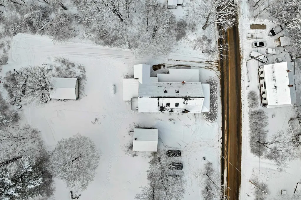 11 White Plains Road Webster NH 03303