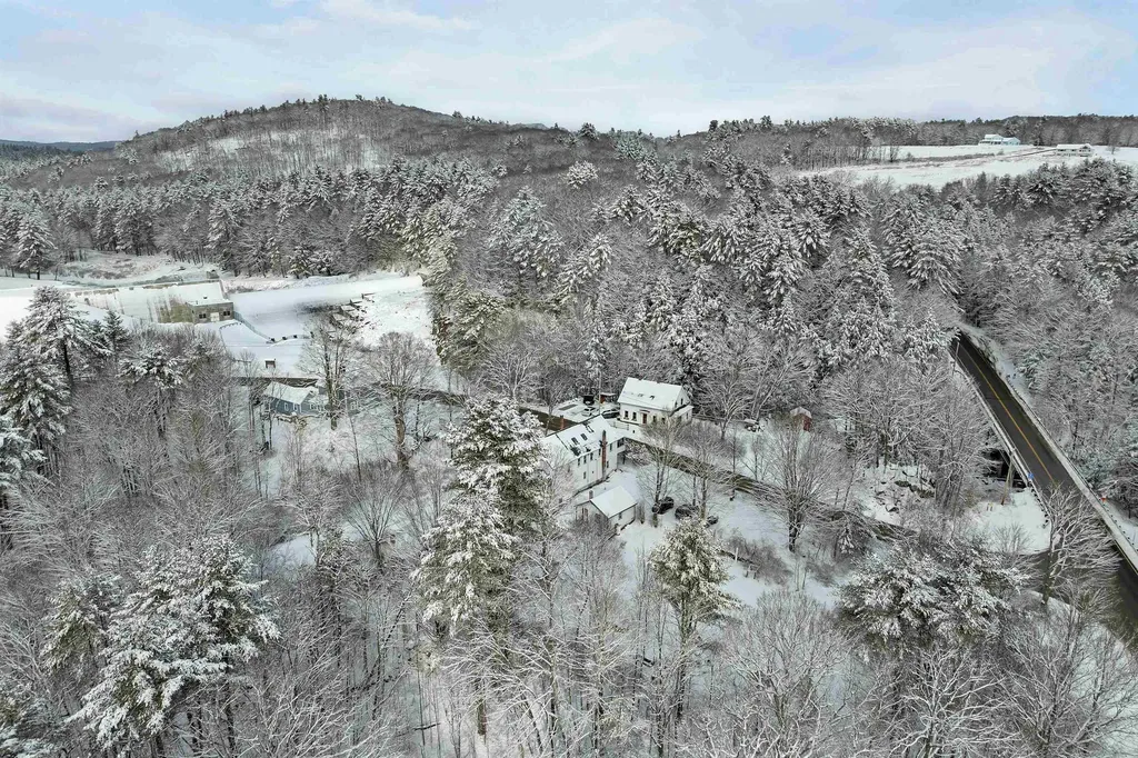 11 White Plains Road Webster NH 03303