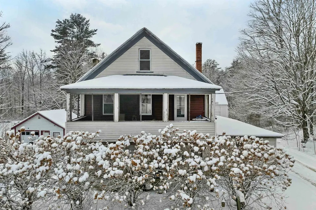11 White Plains Road Webster NH 03303