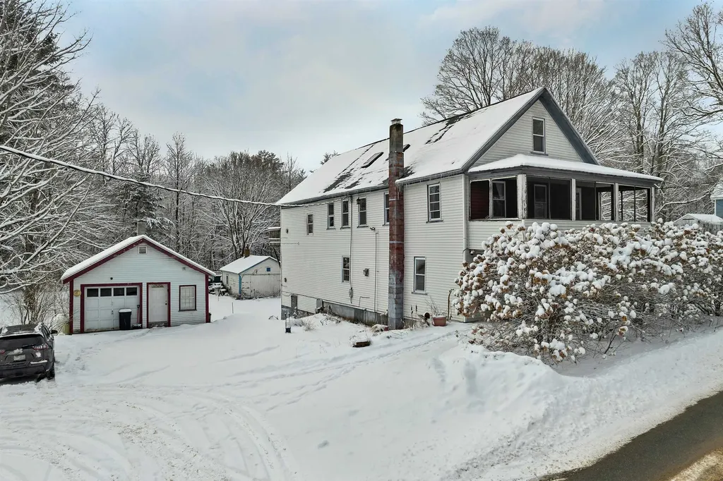 11 White Plains Road Webster NH 03303