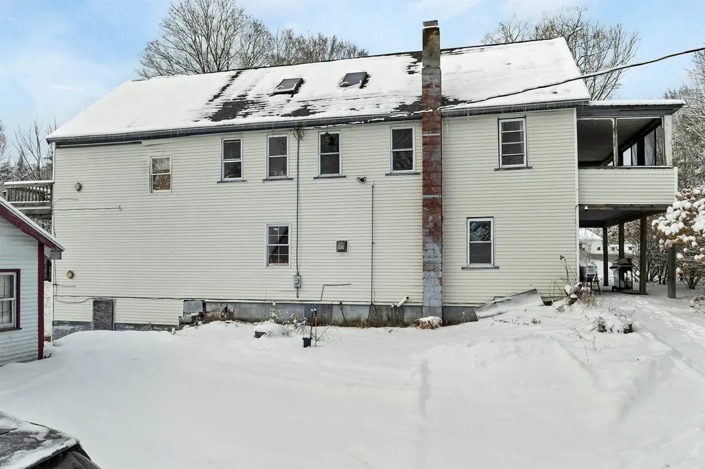 11 White Plains Road Webster NH 03303