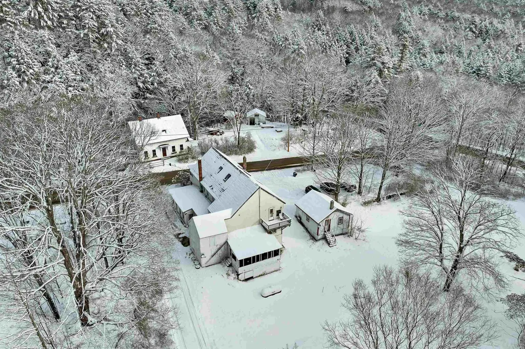 11 White Plains Road Webster NH 03303